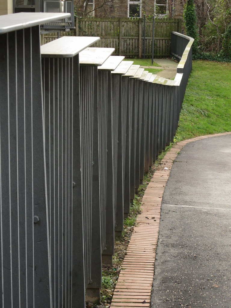 Downhill fence Fence in Glasgow rbjag71 Flickr