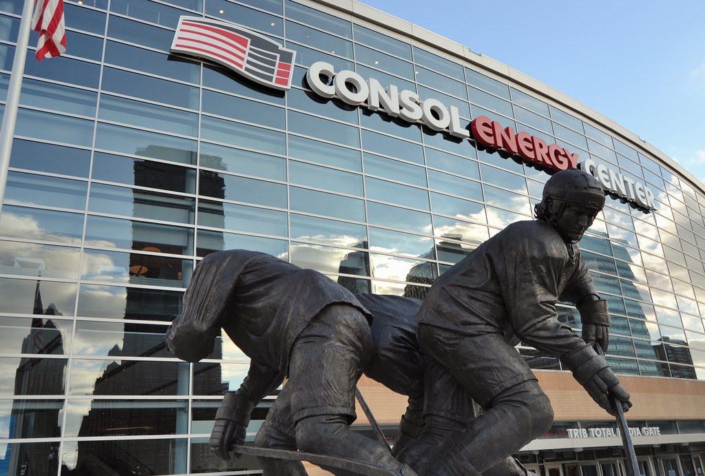 Mario Lemieux The 4,700 pound, 11 foot tall bronze statue … Flickr