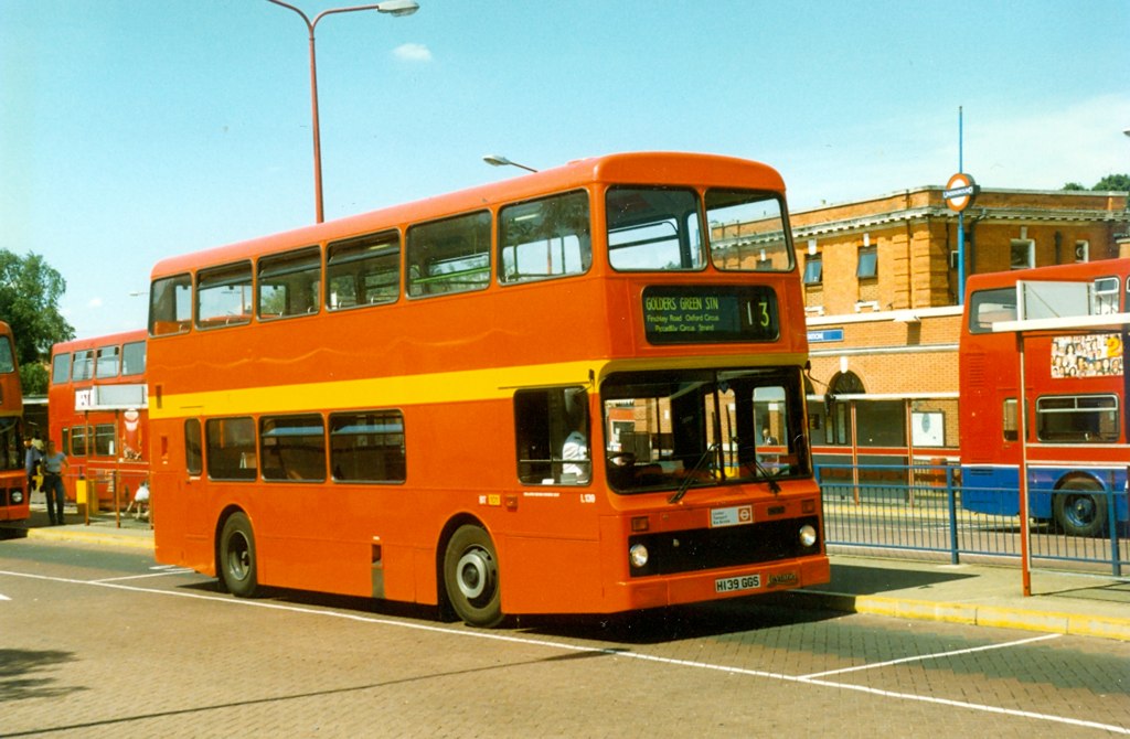 Route 13 (North Finchley to Victoria) Flickr
