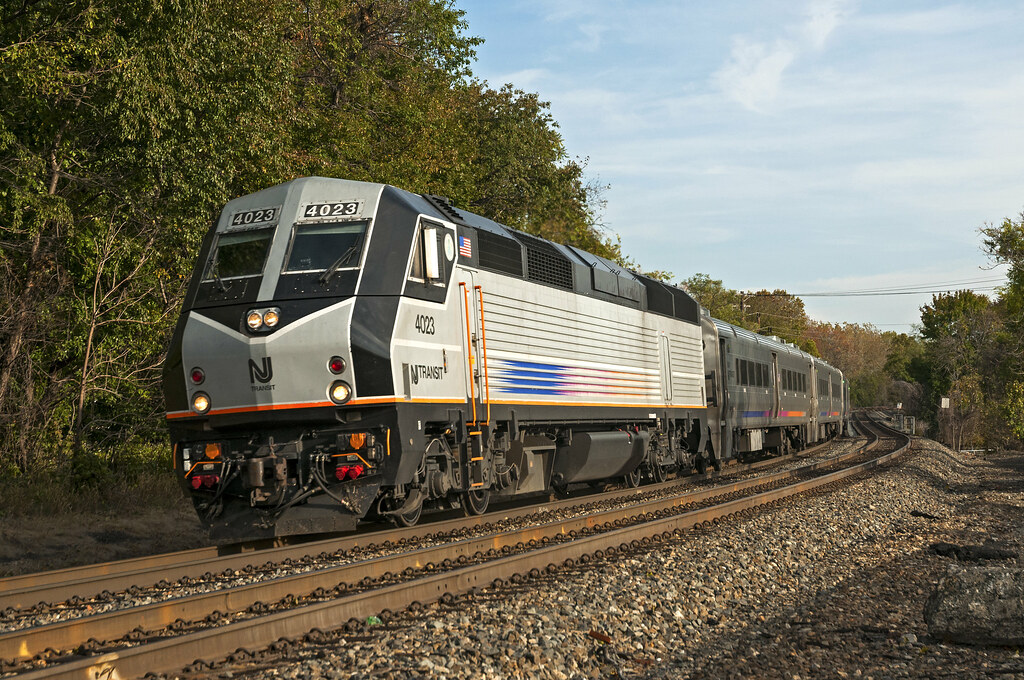 Alstom at Garfield NJ Transit PL42AC No. 4023 leads Bergen… Flickr