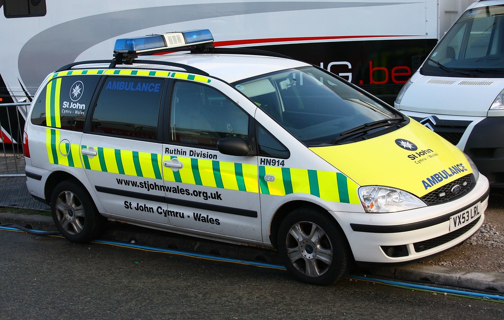 St John Ambulance Ford Galaxy VX53LRL St John Ambulance Fo… Flickr