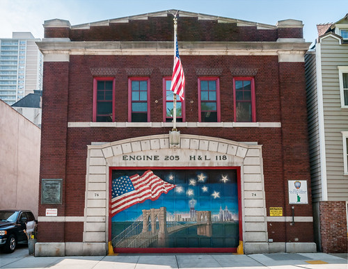 FDNY Ladder 118 / Engine 205 (1929), view 01, 74 Middagh S… | Flickr