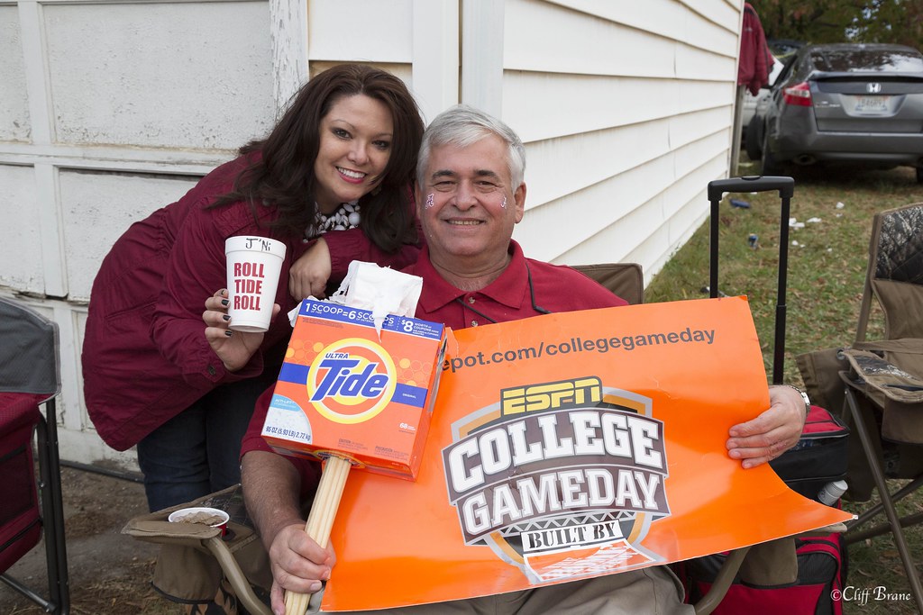 Fans from the Wiregrass show their ESPN Gameday props LS… Flickr