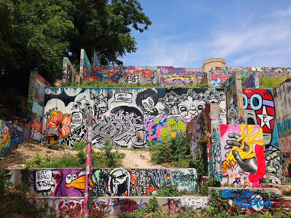 Web hospital until 1940 when the bigger alexandra hospital was built to accommodate more troops in the years before world war ii. Castle Hill graffiti park in Austin Eric Laczi Flickr