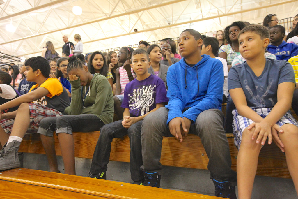 2013 Barbara Bush Middle School Receives 5K and over 23,0… Flickr