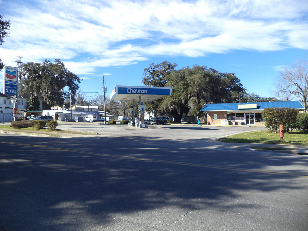 Chevron Station, Monticello Chevron, 700 E Washington St, … Flickr