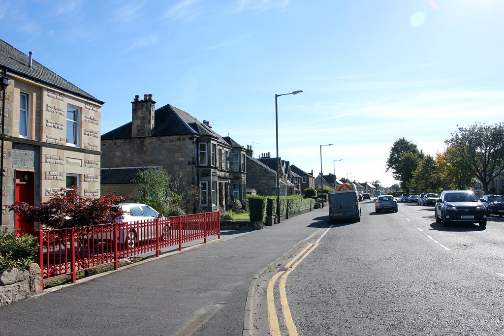 Burghmuir.Stirling. Linden avenue. boneytongue Flickr