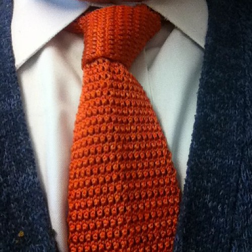 This is the necktie I wore today. Knot FourinHand. Flickr