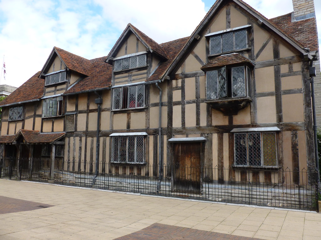Shakespeare's House In Stratford upon Avon Emily, Alice and Sophie