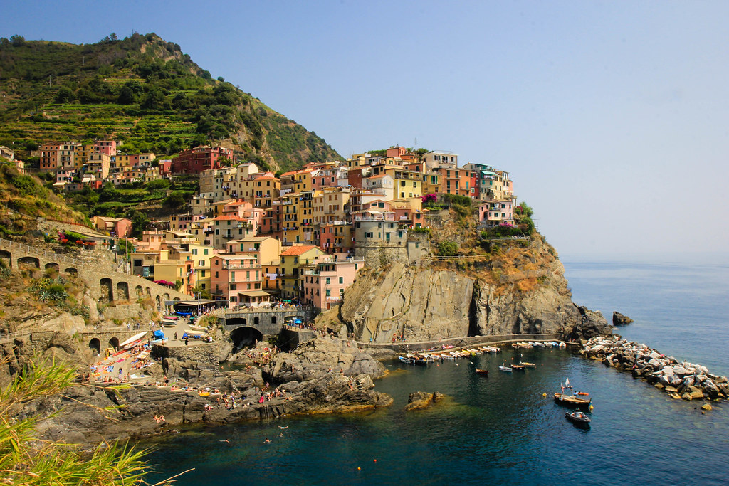 Manarola Manarola (Manaea in the local dialect) is a small… Flickr