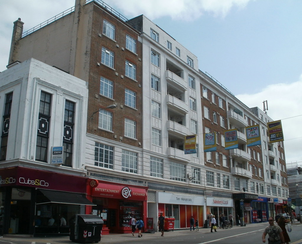 P7110018 Mitre House, Western Road Brighton. Built 1935 pjlcsmith2