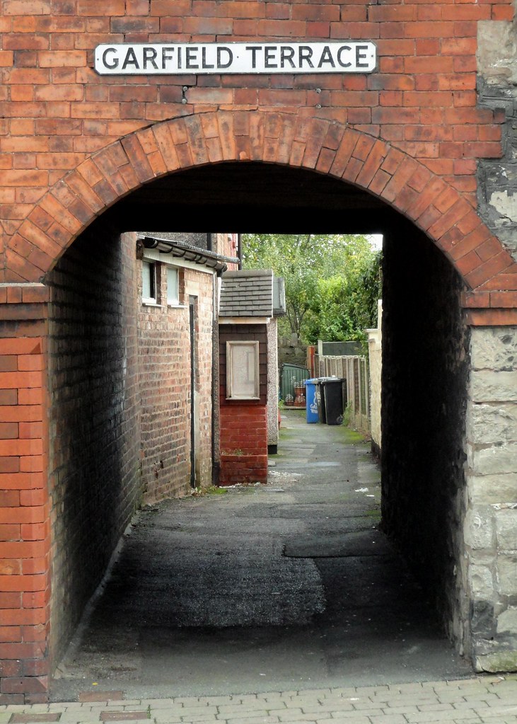Garfield Terrace, Denbigh Peter Hughes Flickr