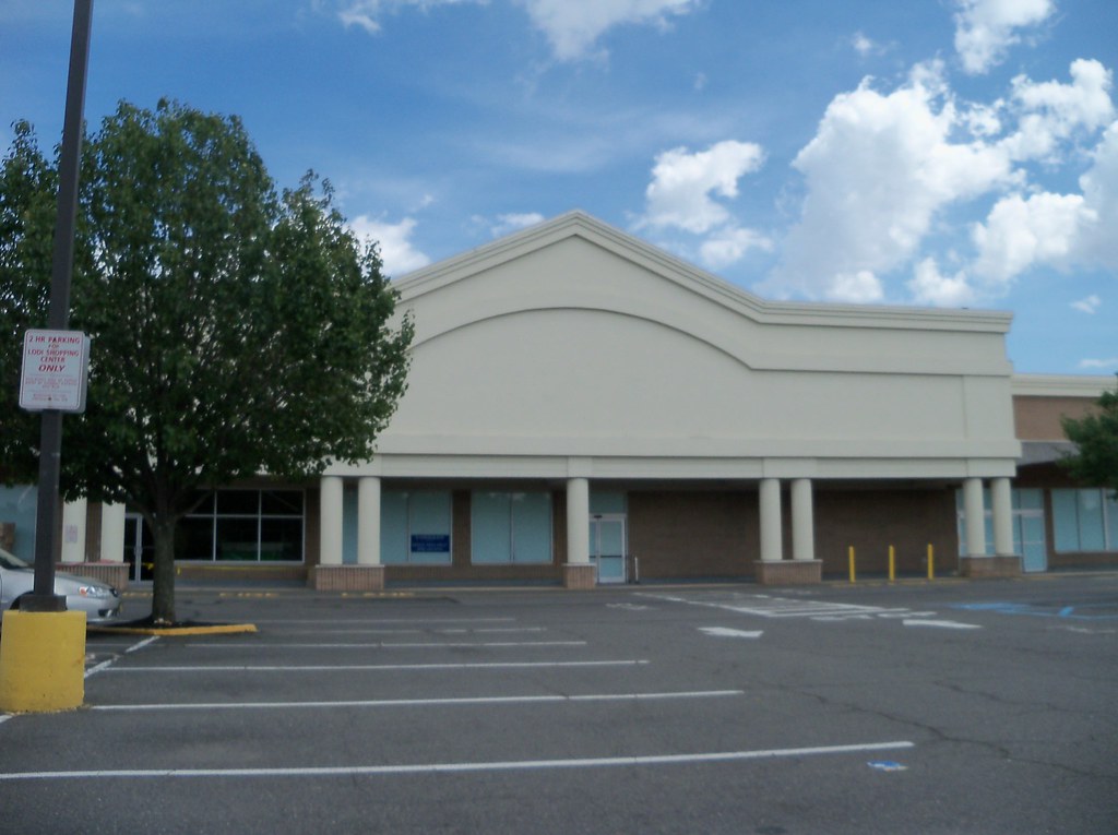 Acme/ A&P Lodi, NJ 4 Memorial Dr; opened in the early 80… Flickr