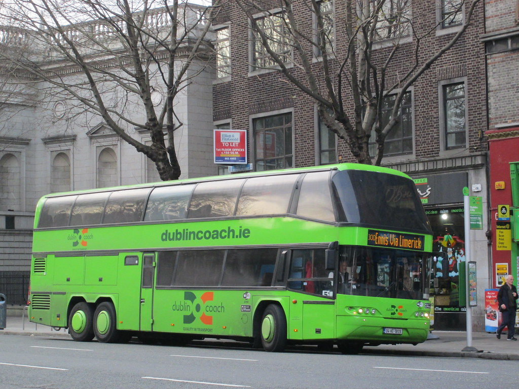 Dublin Coach "111" (04 KE 16126) on Route 300 Dublin to En… Flickr