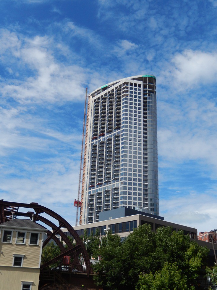 Kingsbury Plaza, Chicago by Solomon Cordwell Buenz