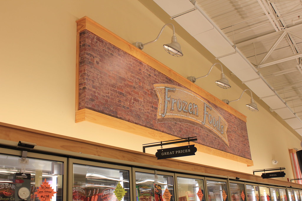 Harveys 2413 Interior shot; Food Lion decor. Located in L… Flickr
