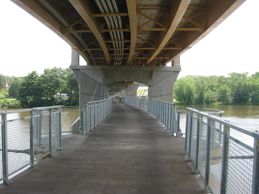 Red Gate pedestrian bridge The roadway part of the bridge … Flickr