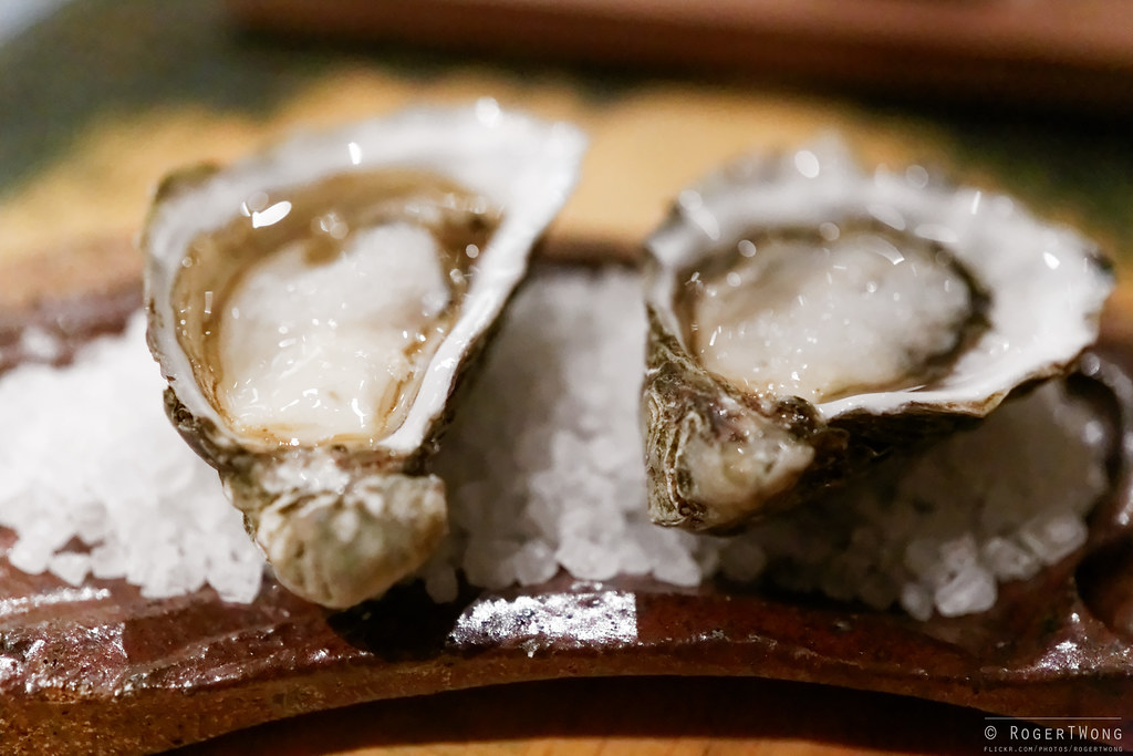 2013080204Oysters with kombu at Ethos in Hobart.jpg Flickr