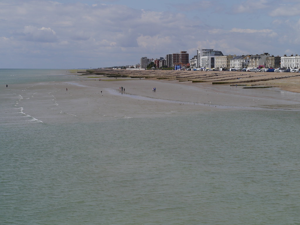 Worthing beach Thomas Milburn Flickr