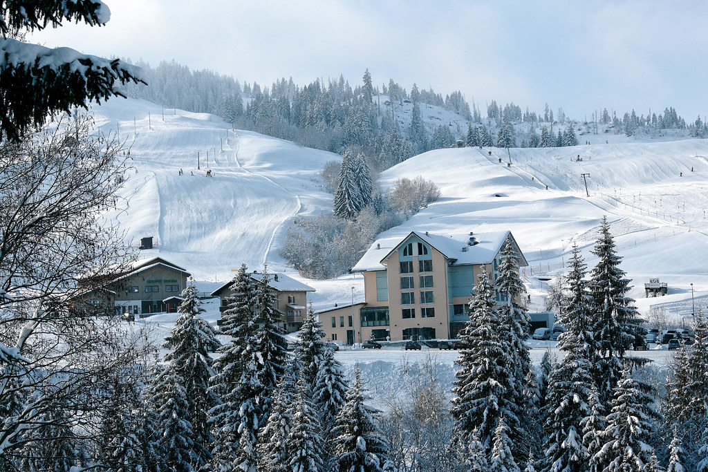 Ferien und Wellnesshotel Rischli Aussenansicht im Winter … Flickr