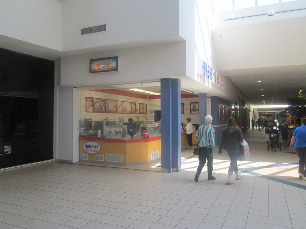 Arnot Mall Interior 42 Random Retail Flickr