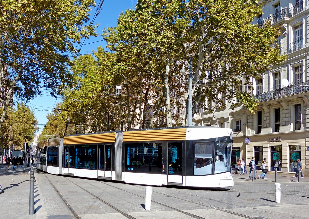 RTM Marseilles Car 014 turning from Cours Belsunce into L… Flickr
