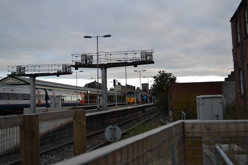 Drs 47501 & 47818 The Devonian / Paignton Liverpool South Parkway