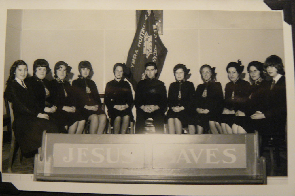 WEST WICKHAM(CAMBS)SALVATION ARMY THE SONGSTERS 1963. L TO… Flickr