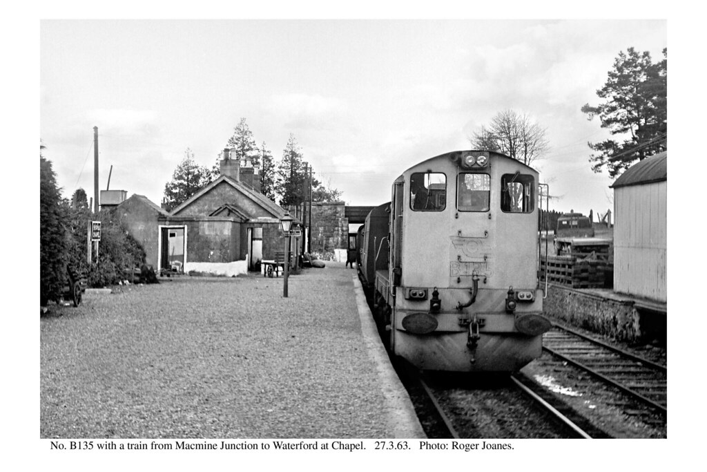 Chapel. B135 & train for Waterford. 27.3.63 Roger Joanes Flickr