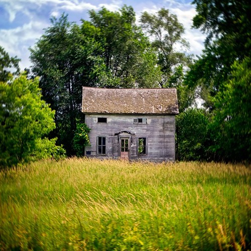 An abandoned house in the middle of nowhere, Wisconsin. w… Flickr