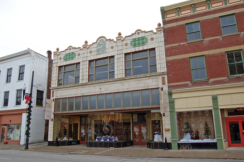 Kentucky, Maysville, Montgomery Ward (7,417) The building,… Flickr