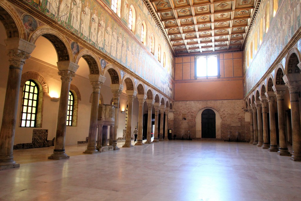 IMG_2643 Ravenne. Saint Apollinaire le Neuf. Nef du 6è siè… Flickr