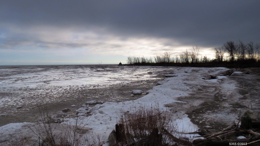 Port Burwell Shoreline Lake Erie Susanne Schlotzhauer Flickr