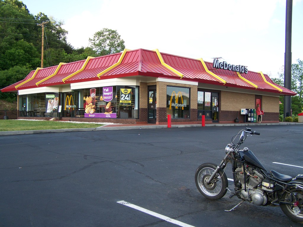 100_7986 2656 East Lee Highway,Max Meadows, Virginia ncokecan Flickr