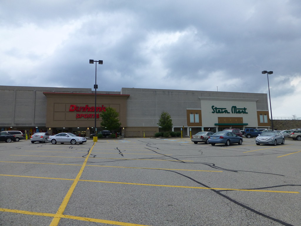Dunham's and Stein Mart in Pittsburgh These stores along w… Flickr