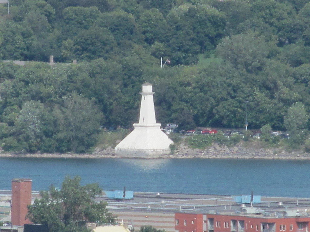 Île SainteHélène lighthouse View for Mont Royal, Montreal… Flickr