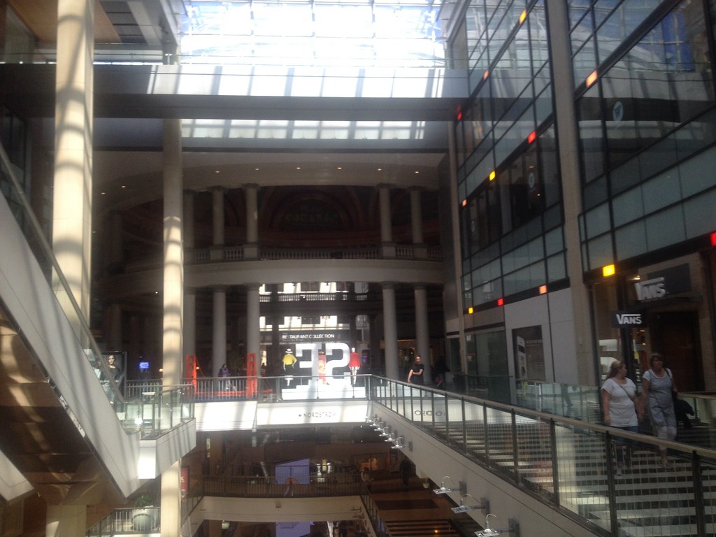 Westfield Centre 8 Away from Bloomingdale's looking toward… Flickr