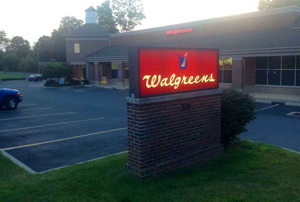 Walgreen's Walgreen's Pharmacy, Southbury, CT 8/2014 by Mi… Flickr