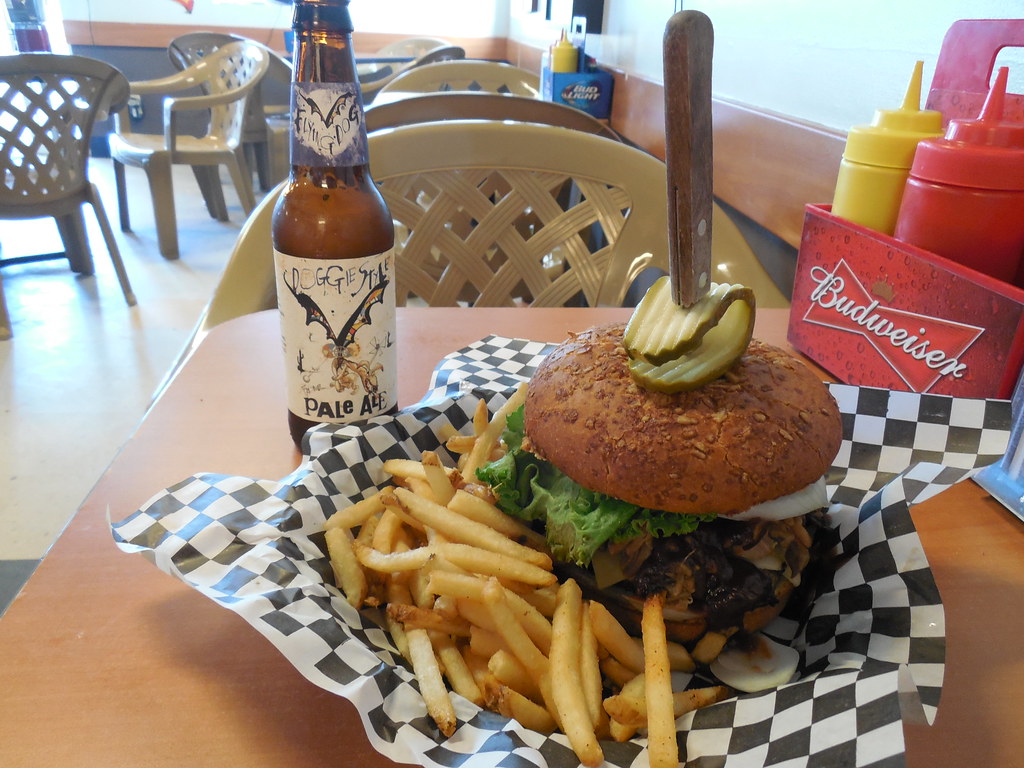 DSCN2346 From Bunnie's Burgers & Brews in Williston, ND. I… Flickr