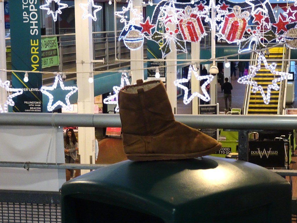 Santa's Boot, The Parade, Cwmbran 28 November 2016 Flickr