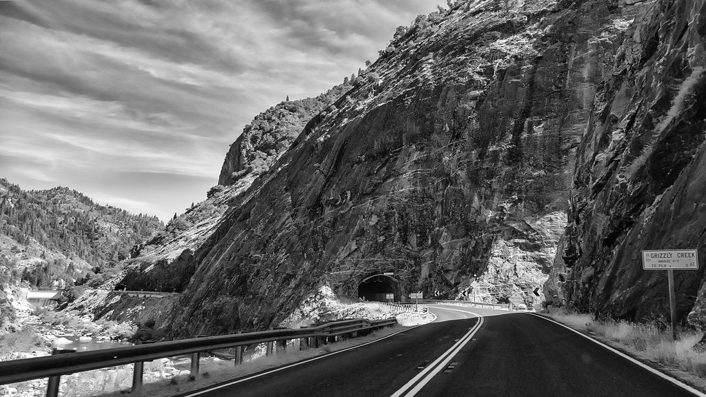 Hwy 70 at Grizzly Creek Scenes from a drive along the Feat… Flickr
