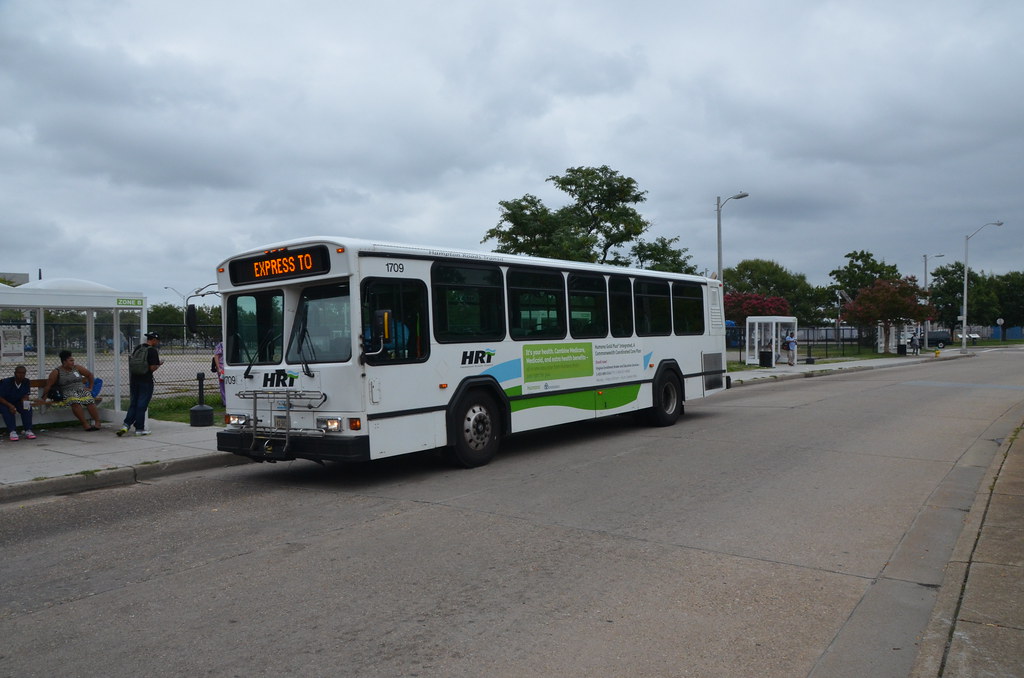Norfolk VA HRT (Hampton Roads Transit) 1709 Gillig Phantom… Flickr