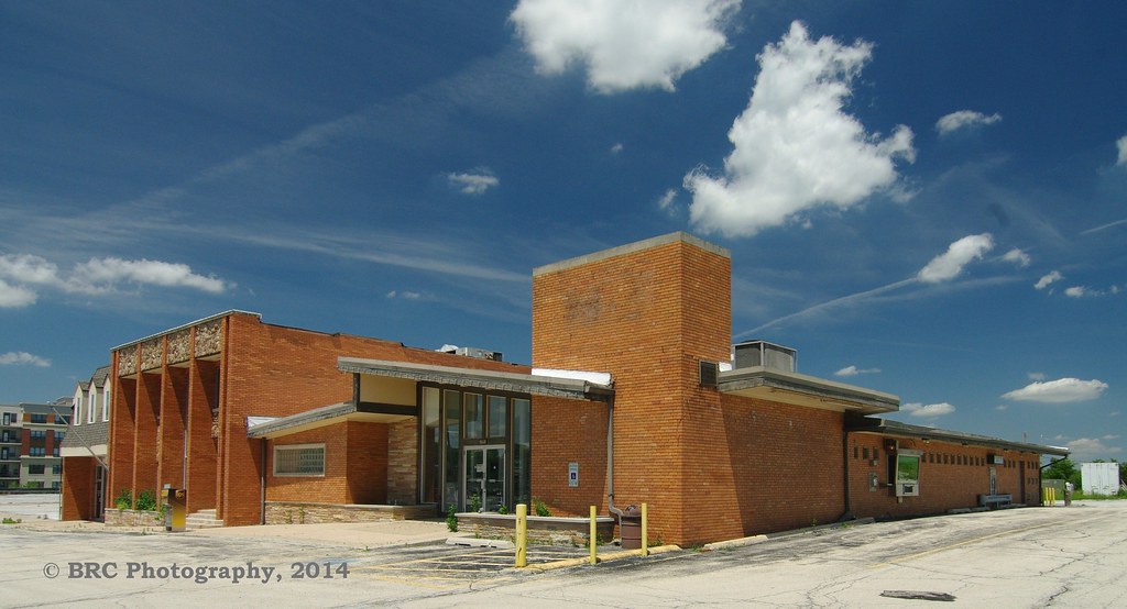 Marquette Bank, Orland Park, ILL Marquette Bank, 143rd & L… Flickr