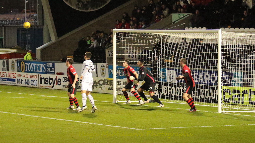 St Mirren v Dumbarton 05th November 2016. A howler by goal… Flickr