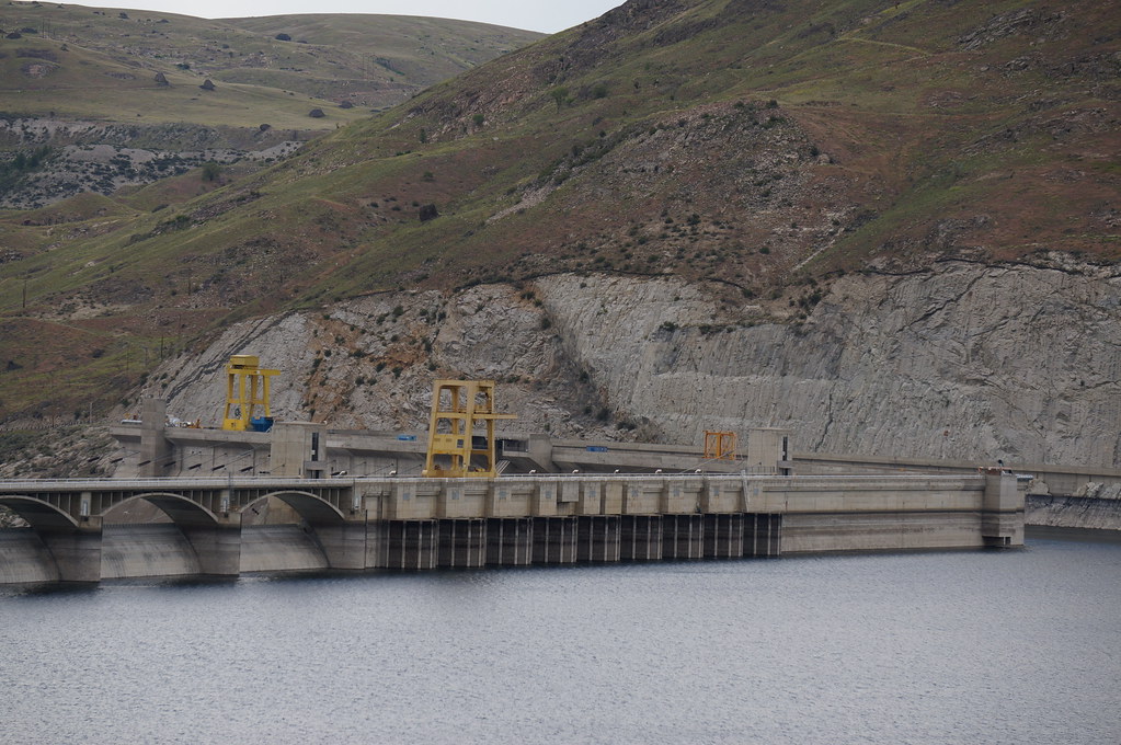 Grand Coulee Dam as seen from the Lake Roosevelt side 528… Flickr