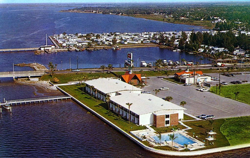 Howard Johnson's Seafaring Motor Lodge in Tropical Punta Gorda FL a
