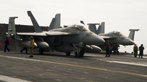 161107-N-JM189-034 | PACIFIC OCEAN (Nov. 7, 2016) Two F/A-18… | Flickr