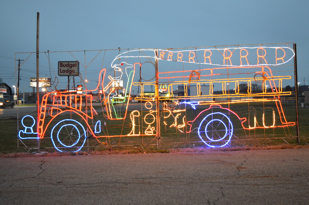 Christmas Lights Belpre, OH Daniel Westfall Flickr