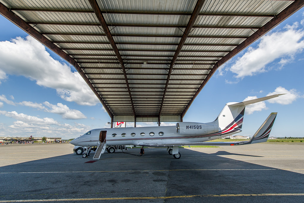 Monmouth Executive Airport Wall, New Jersey Private jet … Flickr