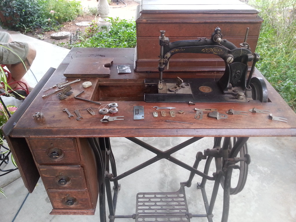Wheeler & Wilson 8 sewing machine as found bustlelady Flickr